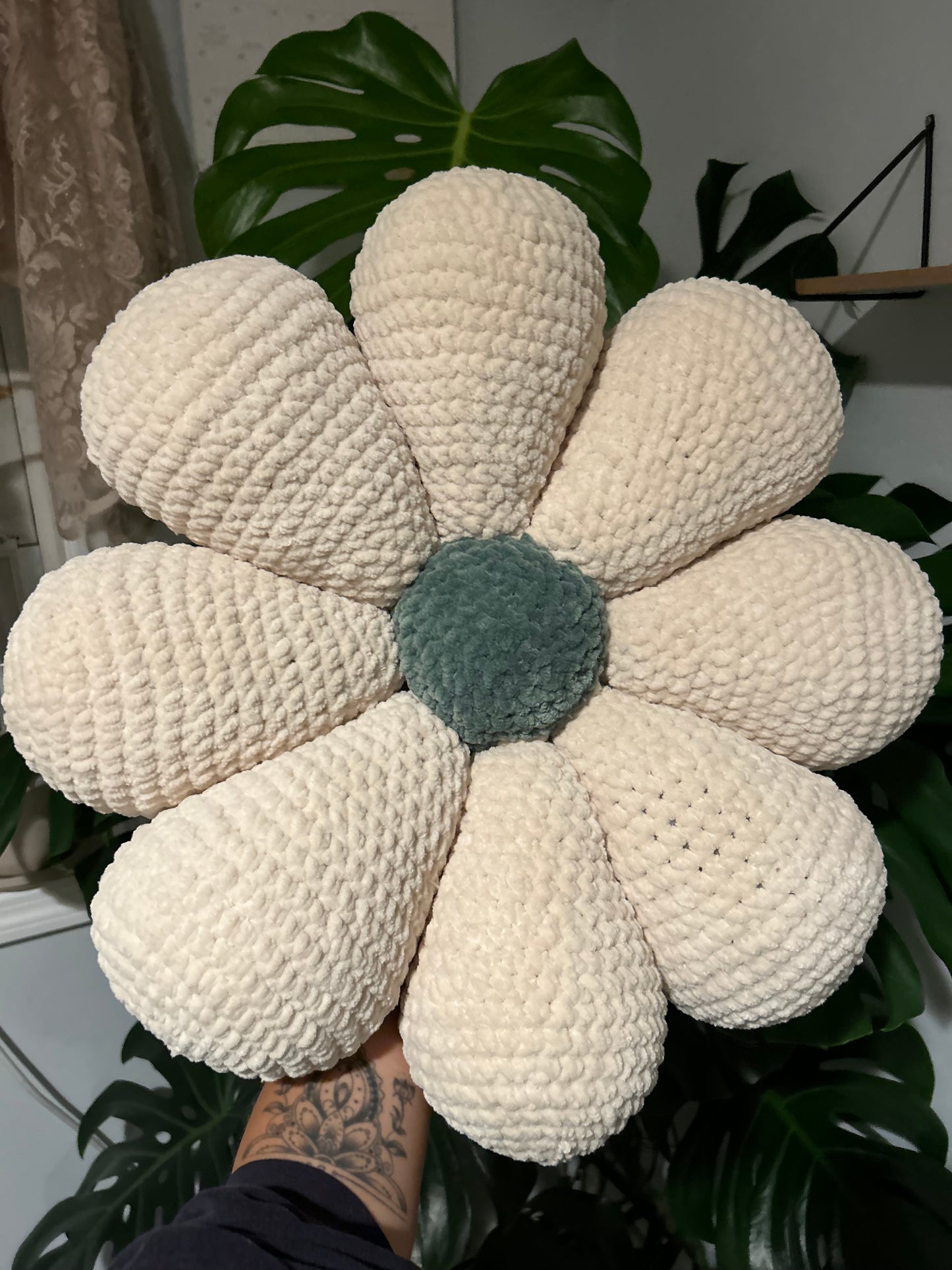 White Daisy pillow